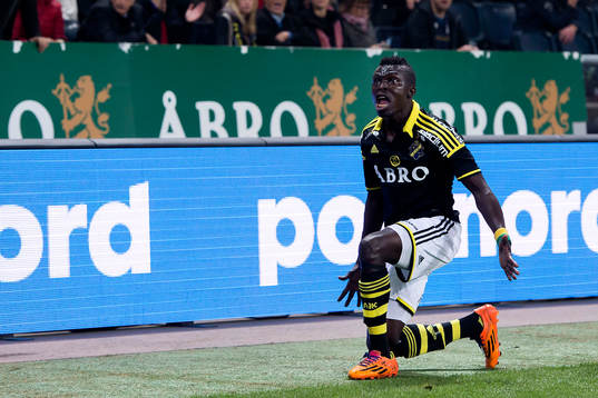 s Lalawele Atakora reagerar på domaren