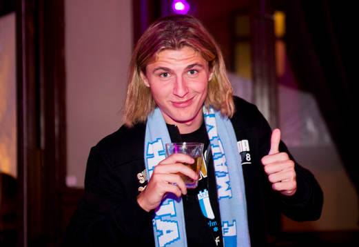 Paweł Cibicki när Malmö FF firar sitt SM-guld