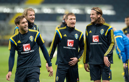 Sveriges Johan Elmander, Kim Källström, Jonas Olsson och