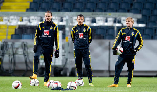 Sveriges Erik Johansson, Nabil Bahoui och Emil Forsberg