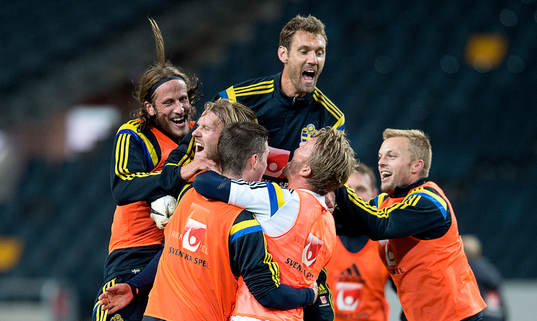 Jonas Olsson, målvakt Andreas Isaksson, Sebastian Larsson