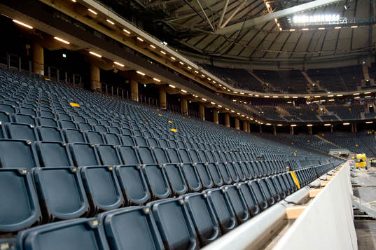 Tomma stolar på Friends Arena