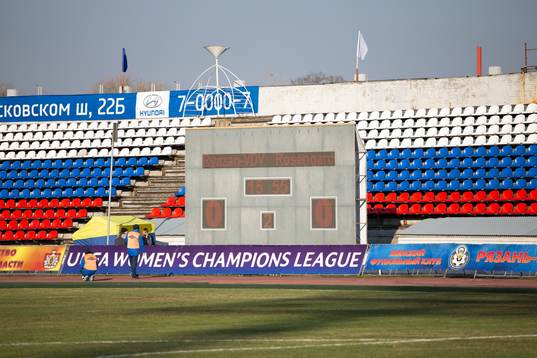 under en fotbollsmatch i Women's Champions League mellan
