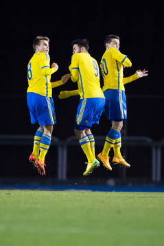 Sveriges Elias Andersson, Valmir Berisha och Erdal Rakip