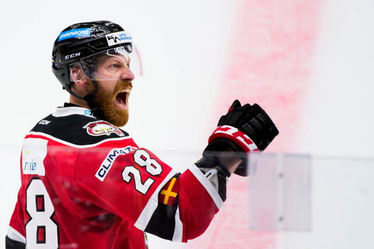 Malmö Redhawks Jens Olsson jublar