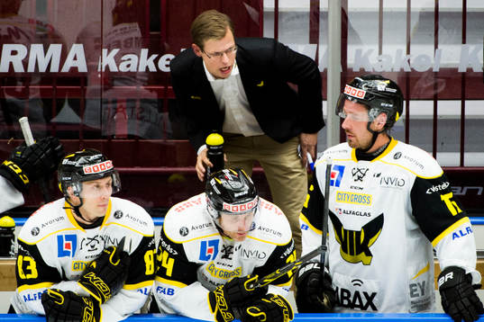 Västerås tränare Martin Filander och Dustin Johner,