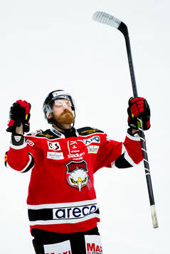 Malmö Redhawks Jens Olsson jublar