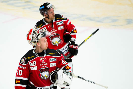 Malmö Redhawks målvakt Pontus Sjögren och Tobias Ericsson