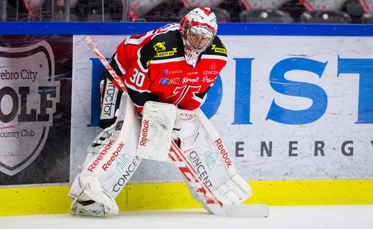 Örebros målvakt Henrik Lundberg står i mål istället