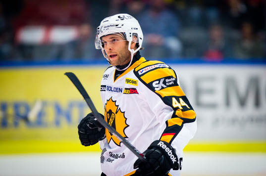 Skellefteås Rob Schremp gör 0-1 och jublar