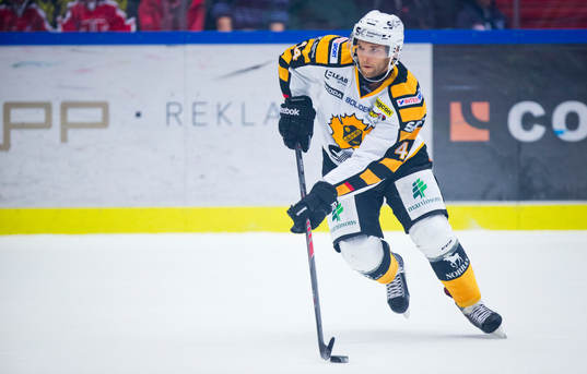 Skellefteås Rob Schremp gör 0-1