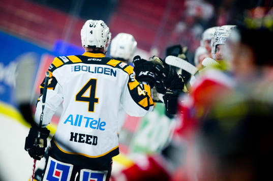 Skellefteås Tim Heed gör assist 0-1 och jublar
