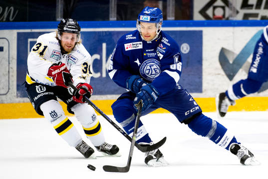 HV71s  Mattias Tedenby och Leksands Fabian Brunnström