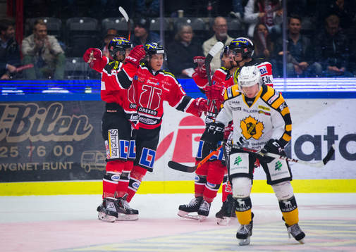 Örebros Derek Ryan gör 1-3 och jublar