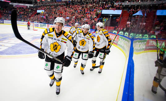 Skellefteås Mikko Lehtonen jublar