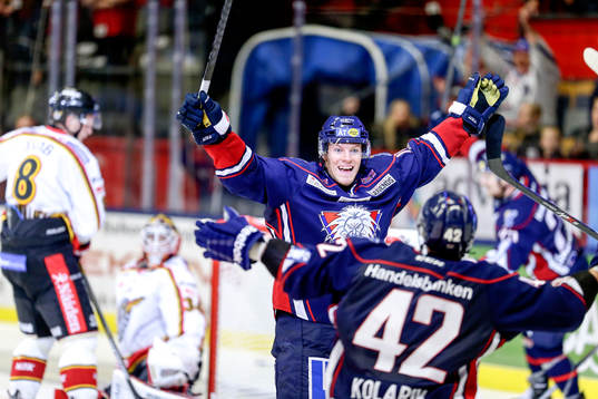 Linköpings Jonas Almtorp jublar