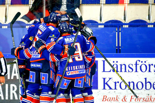 Växjös Liam Reddox reducerar till 1-2