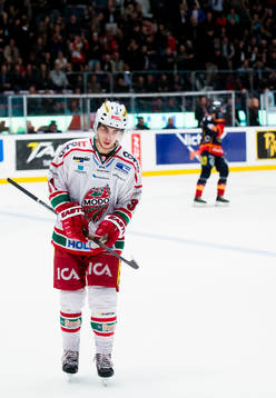 Modos Gustav Possler ser deppig ut