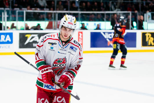 Modos Gustav Possler ser deppig ut