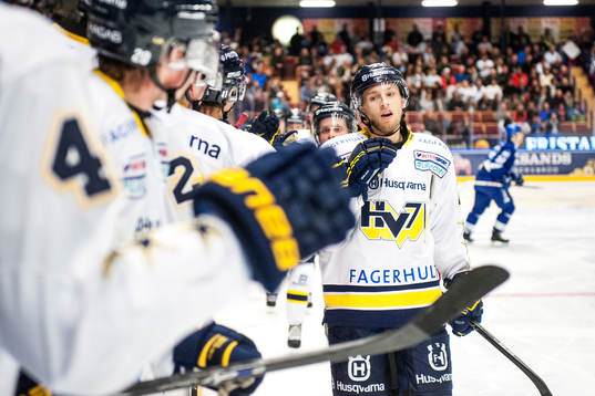 HV71s  Chris Campoli jublar