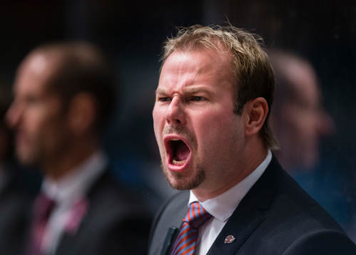 Modos assisterande tränare Henrik Gradin reagerar