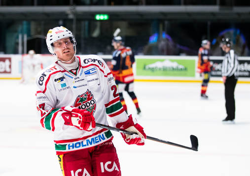 Modos Peter Öberg ser deppig ut
