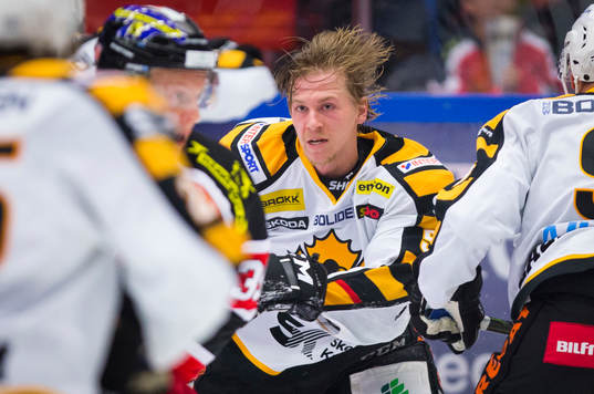 Skellefteås Anton Lindholm är arg på Örebros Ville
