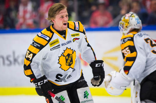 Skellefteås Anton Lindholm är arg på Örebros Ville