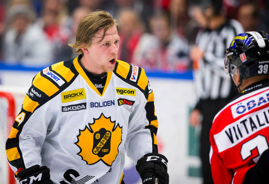 Skellefteås Anton Lindholm är arg på Örebros Ville