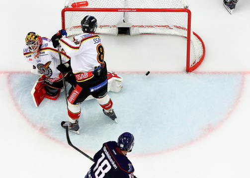 Mål 2-2 av Linköpings Jonas Almtorp förbi Luleås