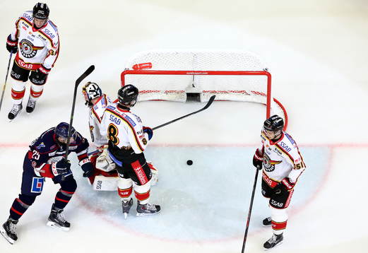 Mål 2-2 av Linköpings Jonas Almtorp förbi Luleås