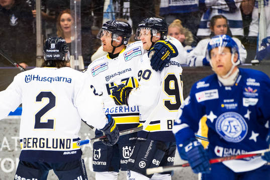 HV71s Kristofer Berglund, Teemu Laine och Ted Brithén