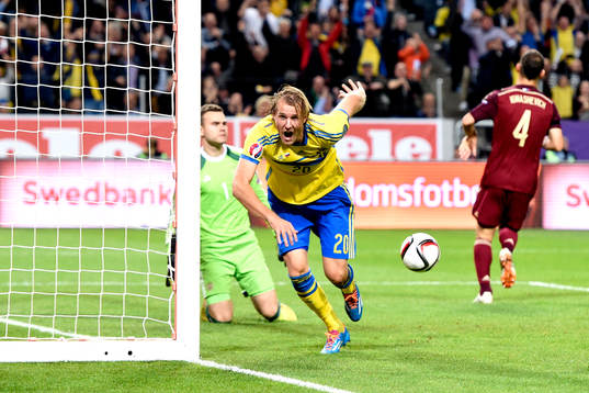 Bläddra bland fler bilder av Fotboll, EM-kval, Sverige - Ryssland