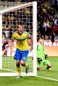 Sveriges Ola Toivonen jublar