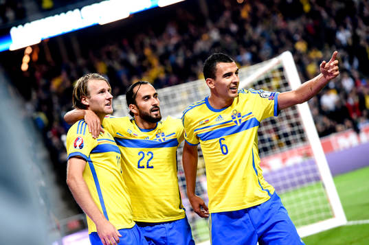 Sveriges Ola Toivonen jublar