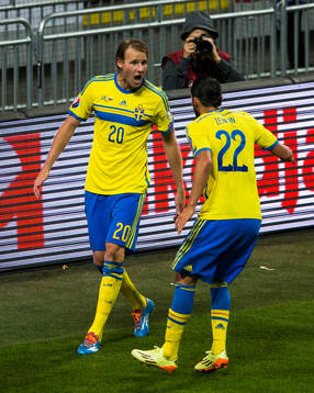 Sveriges Ola Toivonen jublar