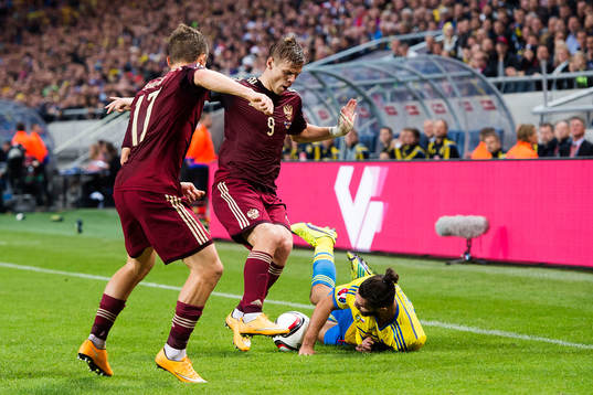 Rysslands Oleg Shatov och Aleksandr Kokorin stoppar