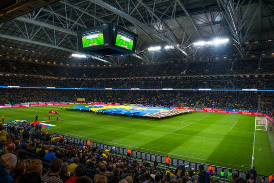 Sportbladets sverigeflagga Friends Arena med stängt tak