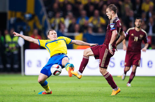 Sveriges Kim Källström och Rysslands Aleksandr Kokorin