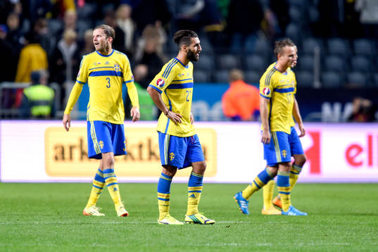 Sveriges Mikael Antonsson, Jimmy Durmaz och Pierre