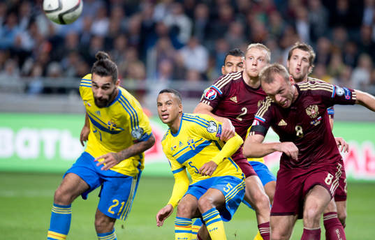 Sveriges Jimmy Durmaz, Martin Olsson och Nabil Bahoui och