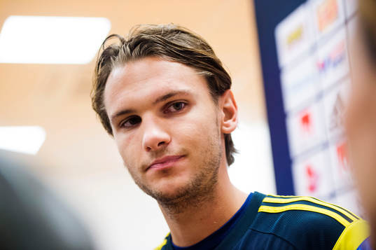 Sveriges Albin Ekdal träffar media