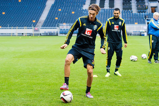 Sveriges Albin Ekdal och Nabil Bahoui