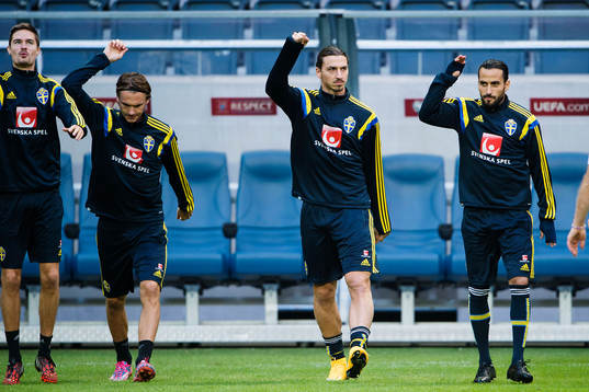 Sveriges Mikael Lustig, Albin Ekdal, Zlatan Ibrahimovic och