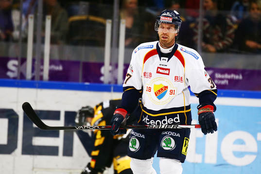 Djurgårdens Mikael Samuelsson deppar