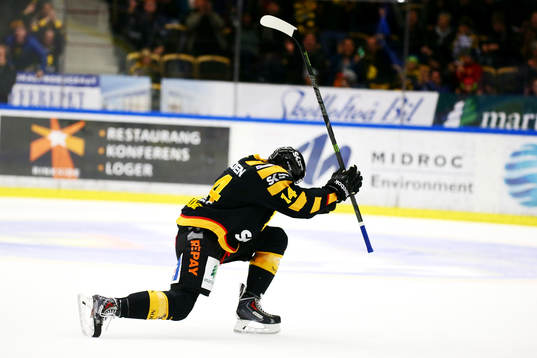 Skellefteås Daniel Widing jublar
