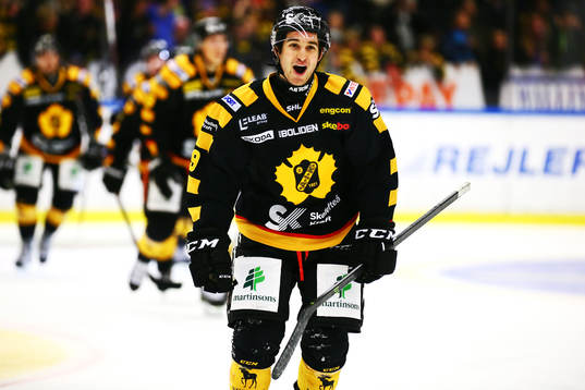 Skellefteås Andrew Calof jublar