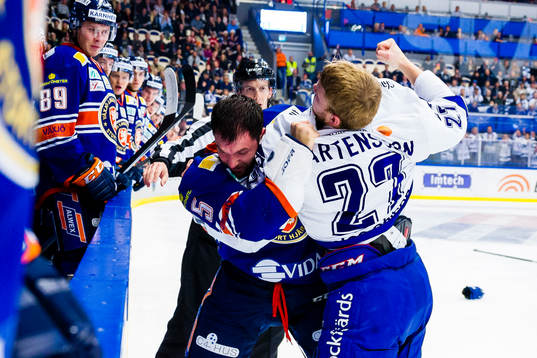 Växjös Noah Welch och Leksands Viktor Mårtensson i