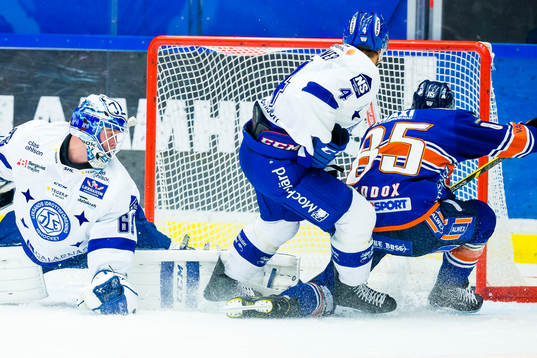 Växjös Liam Reddox gör 1-0 målet bakom Leksands