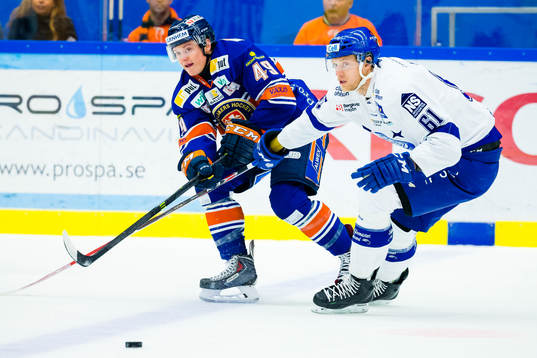 Växjös Rhett Rakhshani jagas av Leksands Johan Ryno